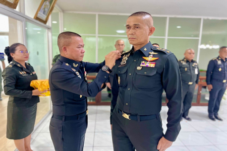พิธีประดับเครื่องหมายยศให้กับนายทหารสัญญาบัตรที่ได้รับการเลื่อนยศสูงขึ้น
