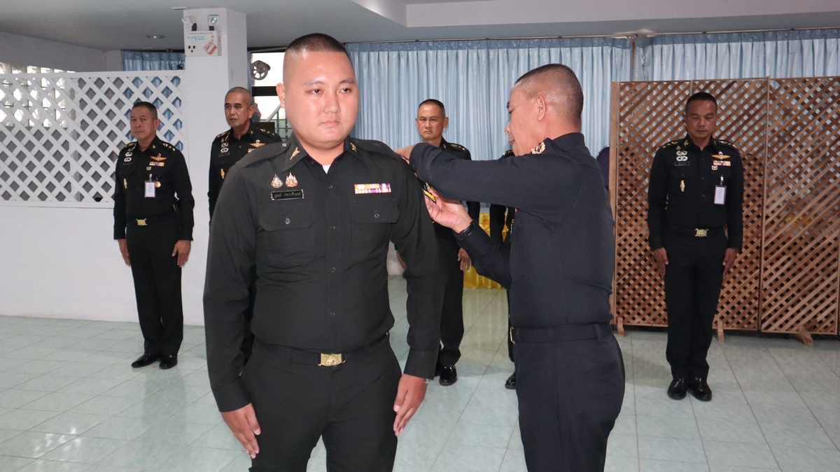 พิธีประดับเครื่องหมายยศ สิบตรี 